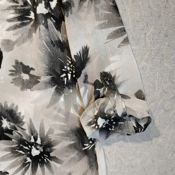 Classic Editions Black & White  Sheer Long Sleeve Lightweight Blouse Size Medium - Picture 5 of 9